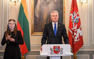Президент Литвы предложил снизить подоходный налог из-за коронавируса