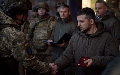 Можно ли унизить себя еще больше: почему русскоязычные украинцы воюют за режим Зеленского
