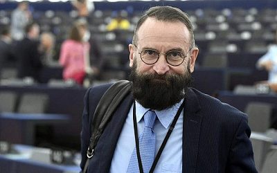 Пропагандирующий семейные ценности евродепутат подал в отставку после секс-скандала в Брюсселе
