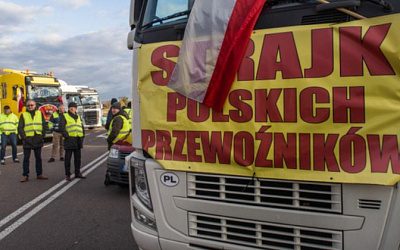 На Украине возмущены блокировкой пассажирских автобусов на границе с Польшей