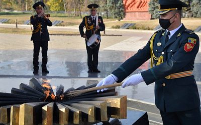 Провокация провалилась: молдаване спасли Вечный огонь от участи «Бронзового солдата»