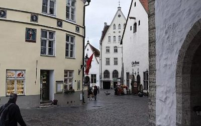 Эстонских школьников начали обучать управлению дронами