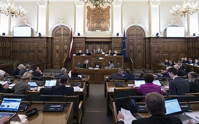 Сейм Латвии поддержал законопроект, который усложнит процедуру выдачи ВНЖ 