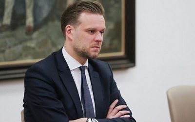 Экс-глава МИД Литвы распсиховался, что России понадобится слишком много шампанского для празднования побед