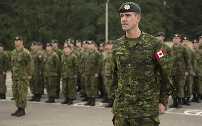 Летевший в Латвию самолет с военными НАТО вернули в Канаду из-за COVID-19