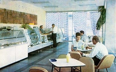 Тратили больше, чем работали: уровень зарплат в советской Прибалтике