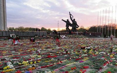 Сейм Латвии в первом чтении одобрил законопроект о сносе Памятника Освободителям Риги