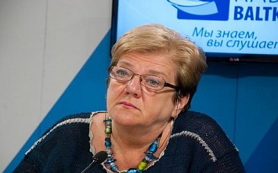 Экс-спикер Сейма Латвии назвала депутатов лакеями правительства