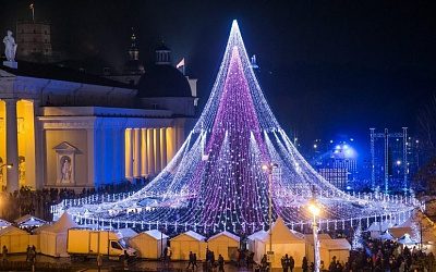 Рождественскую елку в Вильнюсе признали красивейшей в Европе