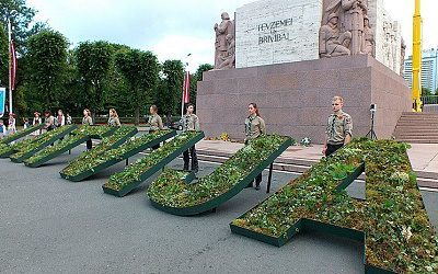 В Латвии 37 школ и детсадов попали под санкции Центра госязыка