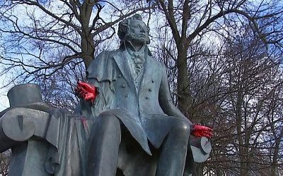 Задержан подозреваемый в осквернении памятника Пушкину в Минске