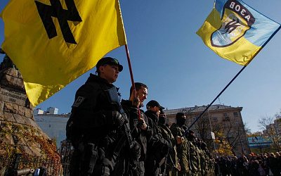 По стопам Гитлера и Гиммлера: почему на Украине так популярна нацистская символика