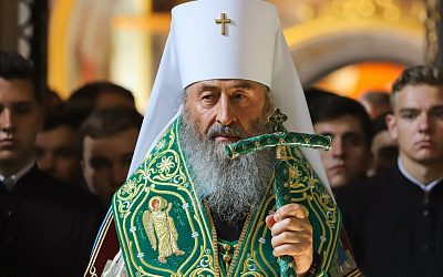 «Предатели в рясах»: на Украине уничтожают каноническую православную церковь