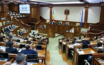 Парламент Молдовы отправил в отставку весь состав Совета по телевидению и радио