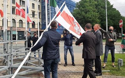 Ряд сборных на чемпионате мира по хоккею намерен убрать свои флаги в поддержку Беларуси