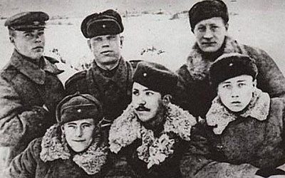 «Видимо, от страха в этой тишине немец громко пукнул… И немцы грохнули, и наши»: воспоминания Юрия Никулина о войне