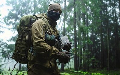 «Под смех гостей»: спецслужбы Латвии рассказали, как распознать «шпиона Кремля»