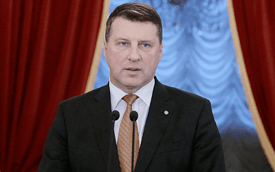 Президент Латвии разменял неграждан на партийные интересы