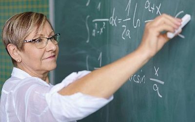 В Латвии собирают подписи за досрочную пенсию для педагогов