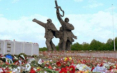 В Сейме Латвии исключили ускоренный снос Памятника Освободителям Риги