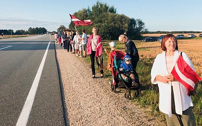 «Балтийский путь 2.0»: организаторов мирной акции хотят наказать за святотатство против Прибалтики