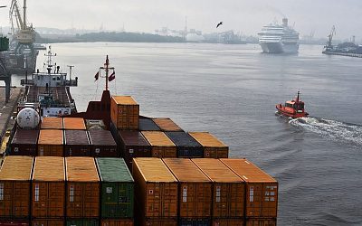 Рижский порт углубляет дно для гигантских судов,  которые потеряла Латвия