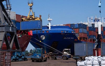 Главный порт Латвии теряет грузооборот