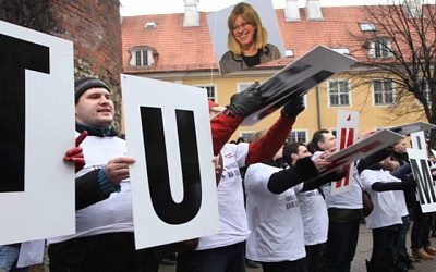 Эксперт: только школы сейчас могут подтолкнуть русских Латвии к протесту