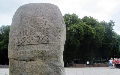 В Вильнюсе снимут памятные доски с надписями на русском
