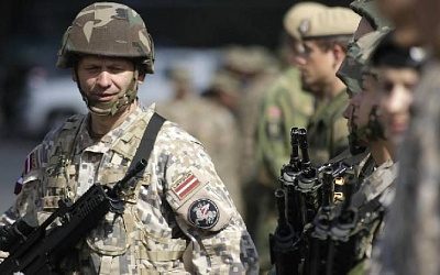 Литва и Латвия отзывают с Украины военных инструкторов