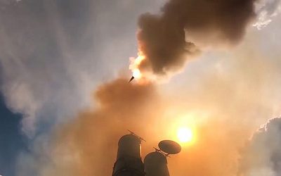 Российские военные провели испытания зенитной ракетной системы С-500 (видео)