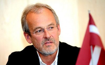 Нацблок выдвинул кандидатом в премьеры Латвии Роберта Зиле