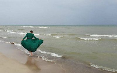 Сменила имидж? Савченко поразила Сеть «романтической» фотосессией на берегу Балтийского моря