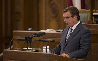 Премьер-министр Латвии назвал правильным решение открыть «мешки ЧК»