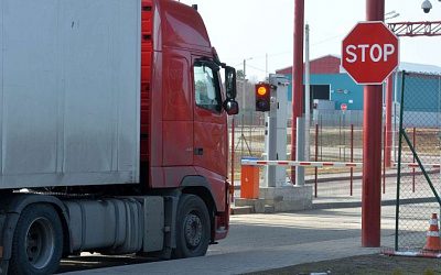 В Польше намерены начать проверки грузовиков, следующих с Украины в Литву