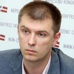 КОМАРОВ Валерий (KOMAROVS Valērijs)