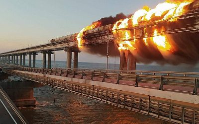 Взрыв на Крымском мосту: Украину пора признать террористическим государством