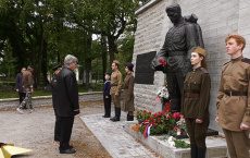 В Таллине почтили память освободителей города от немецко-фашистских захватчиков (видео)