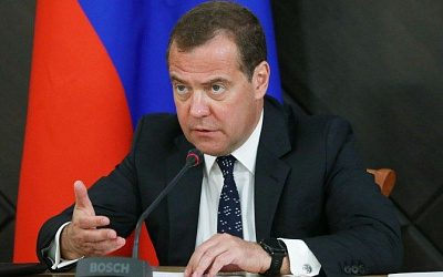 Медведев назвал «уродцами» власти Украины