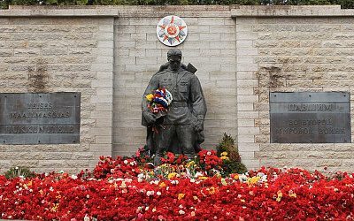 Не нравится — вали отсюда: «бронзовая ночь» не изменила политику дискриминации русских