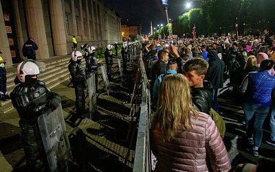 Латвия столкнулась с массовыми протестами вслед за Литвой
