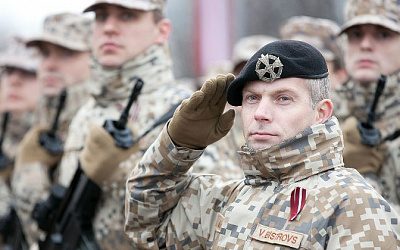 Экс-министр обороны Латвии выступил против обязательного призыва на воинскую службу