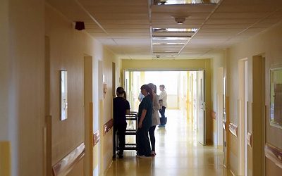 Профсоюз медиков Латвии требует повышения зарплат