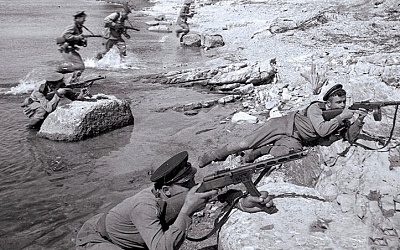 Отбить 28 атак в течение 6 суток без пищи и воды, находясь в окружении: морская пехота против вермахта